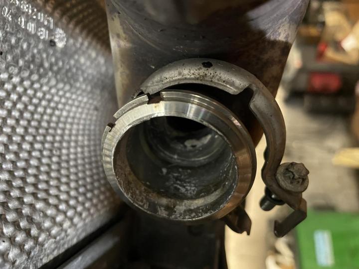 Un garage effectuant un diagnostic automobile précis à Décines-Charpieu